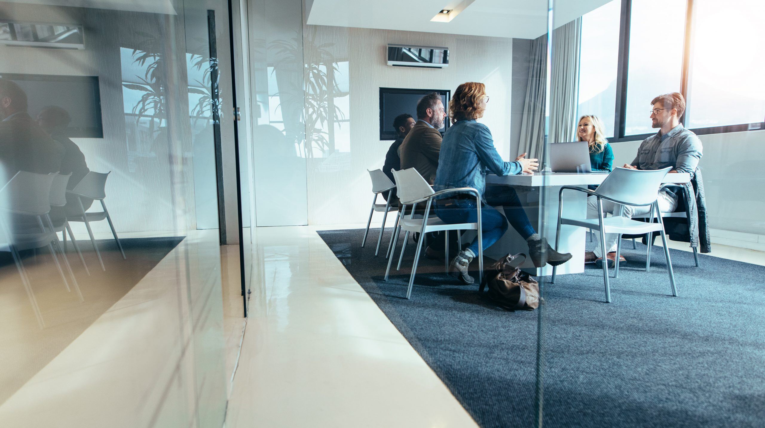 Thematic dossier: Transition to hybrid work mode
